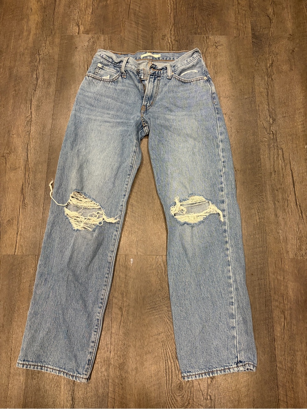 Levi Light Blue Distressed Women’s Jeans